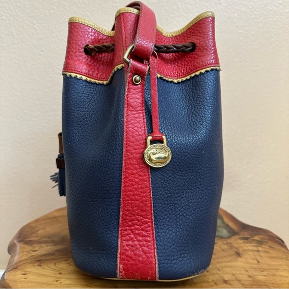 Authentic Dooney & Bourke VINTAGE Drawstring Leather Bag - Picture 4 of 16